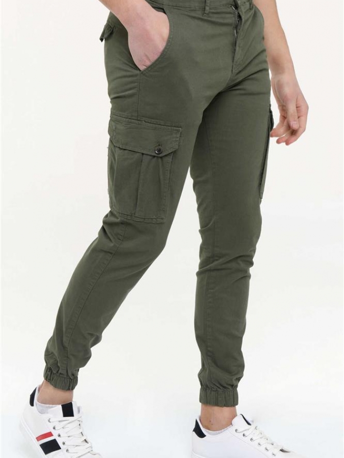 Παντελόνι cargo με λάστιχο.
