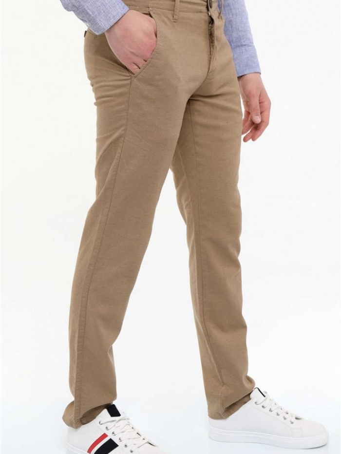Παντελόνι chinos λινό regular fit.