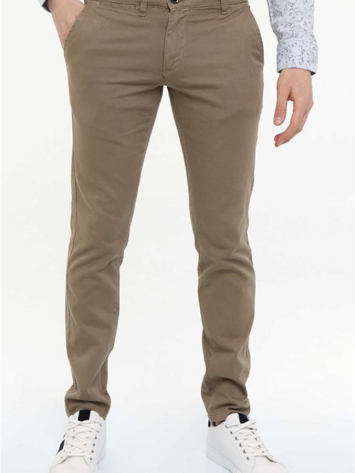 Παντελόνι chinos slim fit.