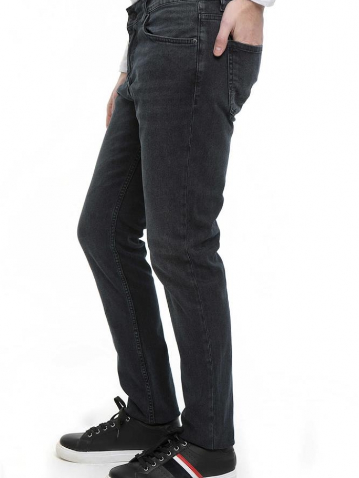 Παντελόνι jean σε slim fit γραμμή