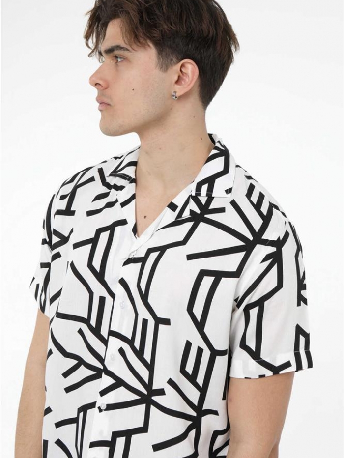 Πουκάμισο κοντομάνικο εμπριμέ, slim fit.