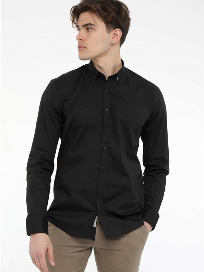 Πουκάμισο μονόχρωμο slim fit.