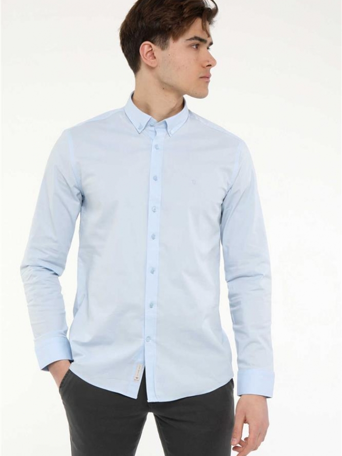 Πουκάμισο μονόχρωμο slim fit.