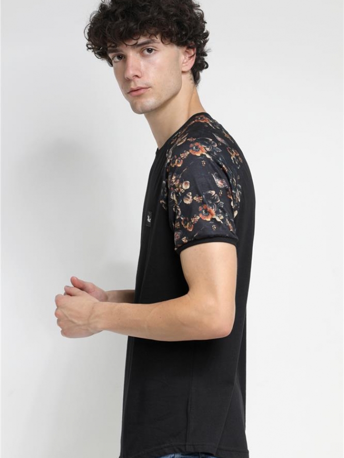 T-shirt με floral μανίκια