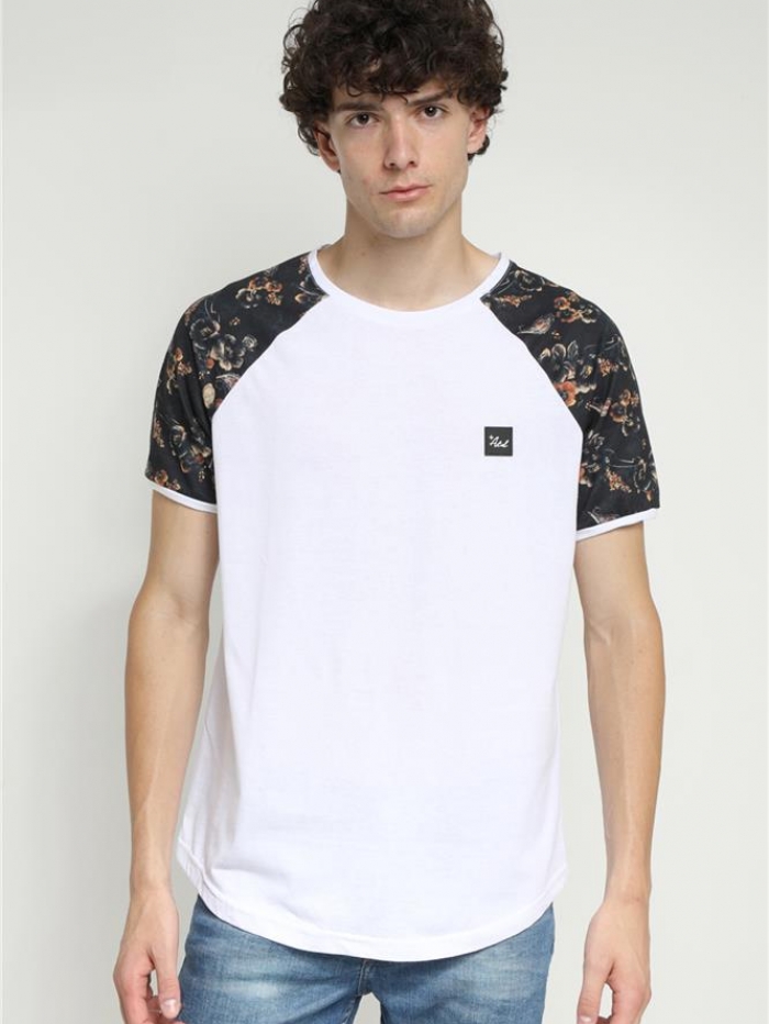 T-shirt με floral μανίκια