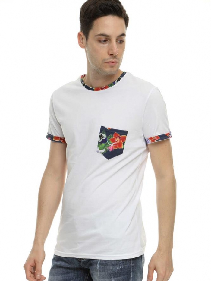 Τ-shirt με τσέπη floral Attitude